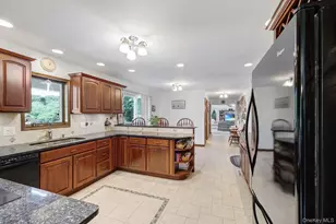 34 Stapleton Ct, Middletown, NY 10940 - Photo 9