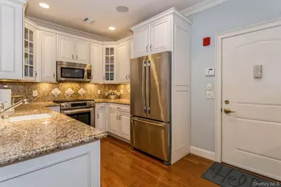 1105 Roosevelt Way, Westbury, NY 11590 - Photo 7