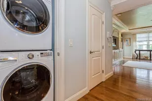 1105 Roosevelt Way, Westbury, NY 11590 - Photo 11