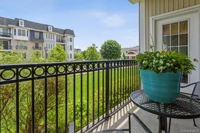 1105 Roosevelt Way, Westbury, NY 11590 - Photo 17