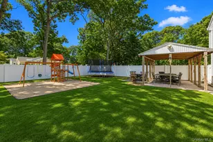 177 Magnolia Dr, Selden, NY 11784 - Photo 21