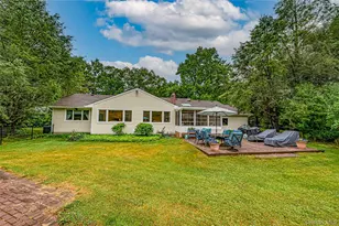 8 Woodvale Dr, Syosset, NY 11791 - Photo 23