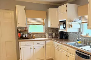 18 Pleasant Ave, Walden, NY 12586 - Photo 5