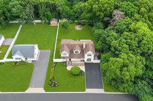 19 Joan Rd, Bay Shore, NY 11706 - Photo 3
