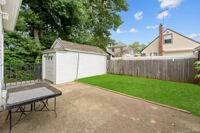 1318 Scimitar Avenue, Elmont, NY 11003 - Photo 21