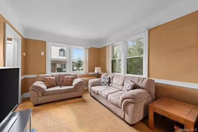 1318 Scimitar Avenue, Elmont, NY 11003 - Photo 5