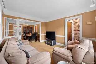 1318 Scimitar Ave, Elmont, NY 11003 - Photo 3