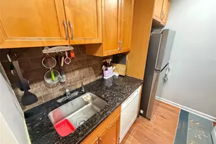 3-31 Endeavor Pl, College Point, NY 11356 - Photo 5