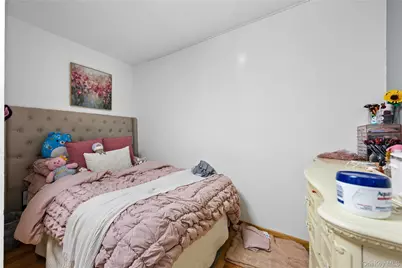 69-07 Little Neck Parkway, Little Neck, NY 11363 - Photo 17