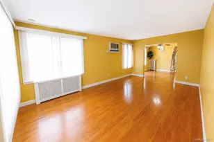 937 N 7th St, New Hyde Park, NY 11040 - Photo 3