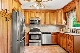 216 Gardner Ave, Jericho, NY 11753 - Photo 7