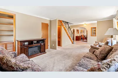 216 Gardner Avenue, Jericho, NY 11753 - Photo 3