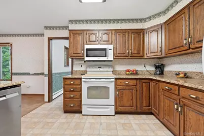 23 Flicker Drive, Middle Island, NY 11953 - Photo 7