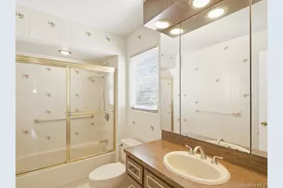 100 Bayberry Avenue, Garden City, NY 11530 - Photo 25