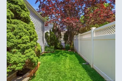 100 Bayberry Avenue, Garden City, NY 11530 - Photo 33