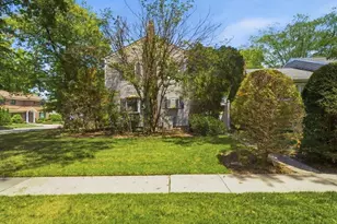 100 Bayberry Ave, Garden City, NY 11530 - Photo 35