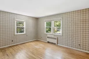 100 Bayberry Ave, Garden City, NY 11530 - Photo 21
