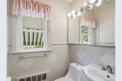 100 Bayberry Avenue, Garden City, NY 11530 - Photo 17