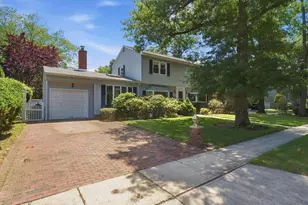 100 Bayberry Ave, Garden City, NY 11530 - Photo 3