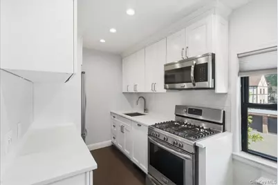 107 15th Street #E2, Garden City, NY 11530 - Photo 7
