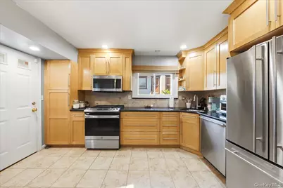37 Park Avenue, Yonkers, NY 10703 - Photo 19