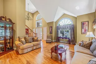 10 Park View Ln, Lake Grove, NY 11755 - Photo 9