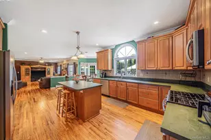 10 Park View Ln, Lake Grove, NY 11755 - Photo 15