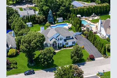 10 Park View Lane, Lake Grove, NY 11755 - Photo 3