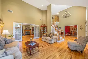 10 Park View Ln, Lake Grove, NY 11755 - Photo 11