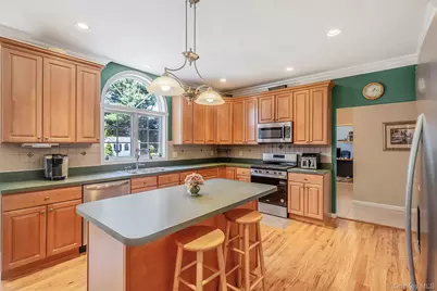 10 Park View Lane, Lake Grove, NY 11755 - Photo 17