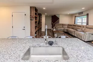 211 Ridgeline Dr, Poughkeepsie, NY 12603 - Photo 13