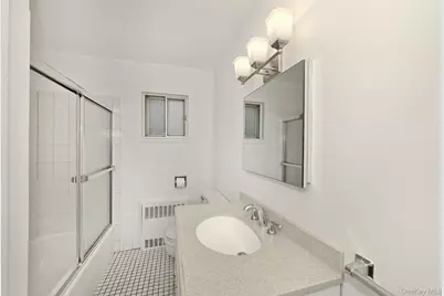 8 Harbor Hill Road #2 Second Floor, Glen Cove, NY 11542 - Photo 11