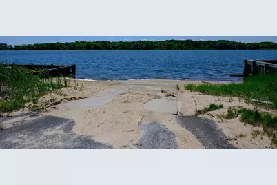 136 Bayview Avenue, Southold, NY 11971 - Photo 3