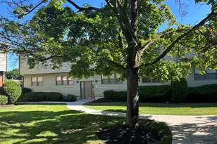 32 Milford Ln, Suffern, NY 10901 - Photo 3