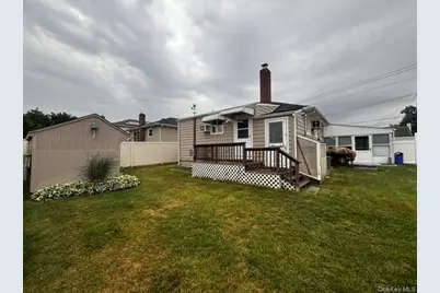 45 W Clearwater Road, Lindenhurst, NY 11757 - Photo 5