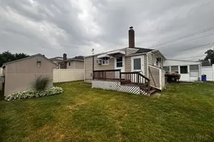 45 W Clearwater Rd, Lindenhurst, NY 11757 - Photo 5