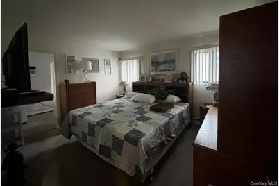 45 W Clearwater Road, Lindenhurst, NY 11757 - Photo 9