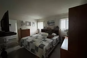 45 W Clearwater Rd, Lindenhurst, NY 11757 - Photo 9