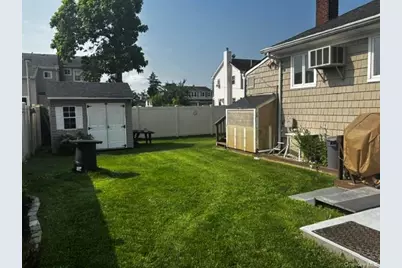45 W Clearwater Road, Lindenhurst, NY 11757 - Photo 3