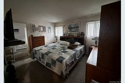 45 W Clearwater Road, Lindenhurst, NY 11757 - Photo 11