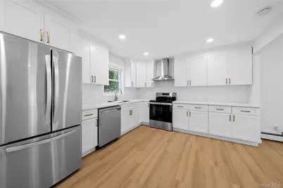 9 4th Street, Nesconset, NY 11767 - Photo 17