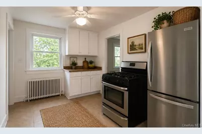 46 S 6th Street #cottage, Locust Valley, NY 11560 - Photo 3