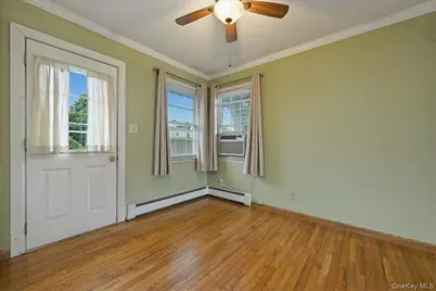 207 Sullivan Avenue, Farmingdale, NY 11735 - Photo 7
