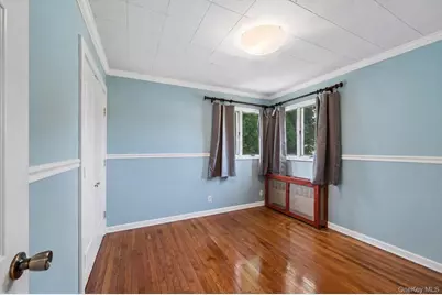 305 Glynn Street, North Babylon, NY 11703 - Photo 15