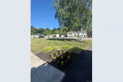 33 Lincoln Circle, Wallkill, NY 12589 - Photo 3