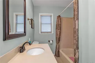 90 Virginia Dr, Manhasset, NY 11030 - Photo 17