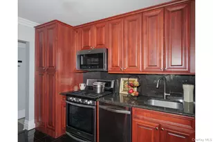 78 S Clinton Ave, Bay Shore, NY 11706 - Photo 3
