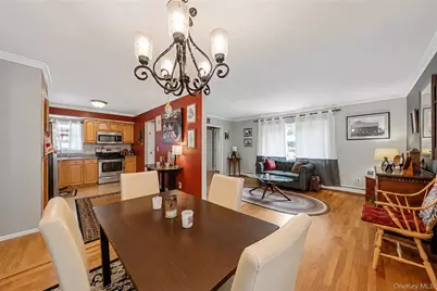 390 Blue Point Road, Farmingville, NY 11738 - Photo 7