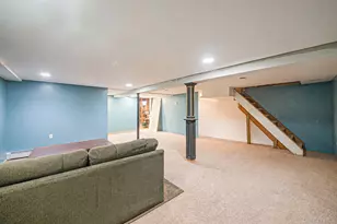 390 Blue Point Rd, Farmingville, NY 11738 - Photo 19