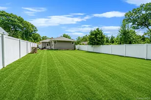 390 Blue Point Rd, Farmingville, NY 11738 - Photo 27
